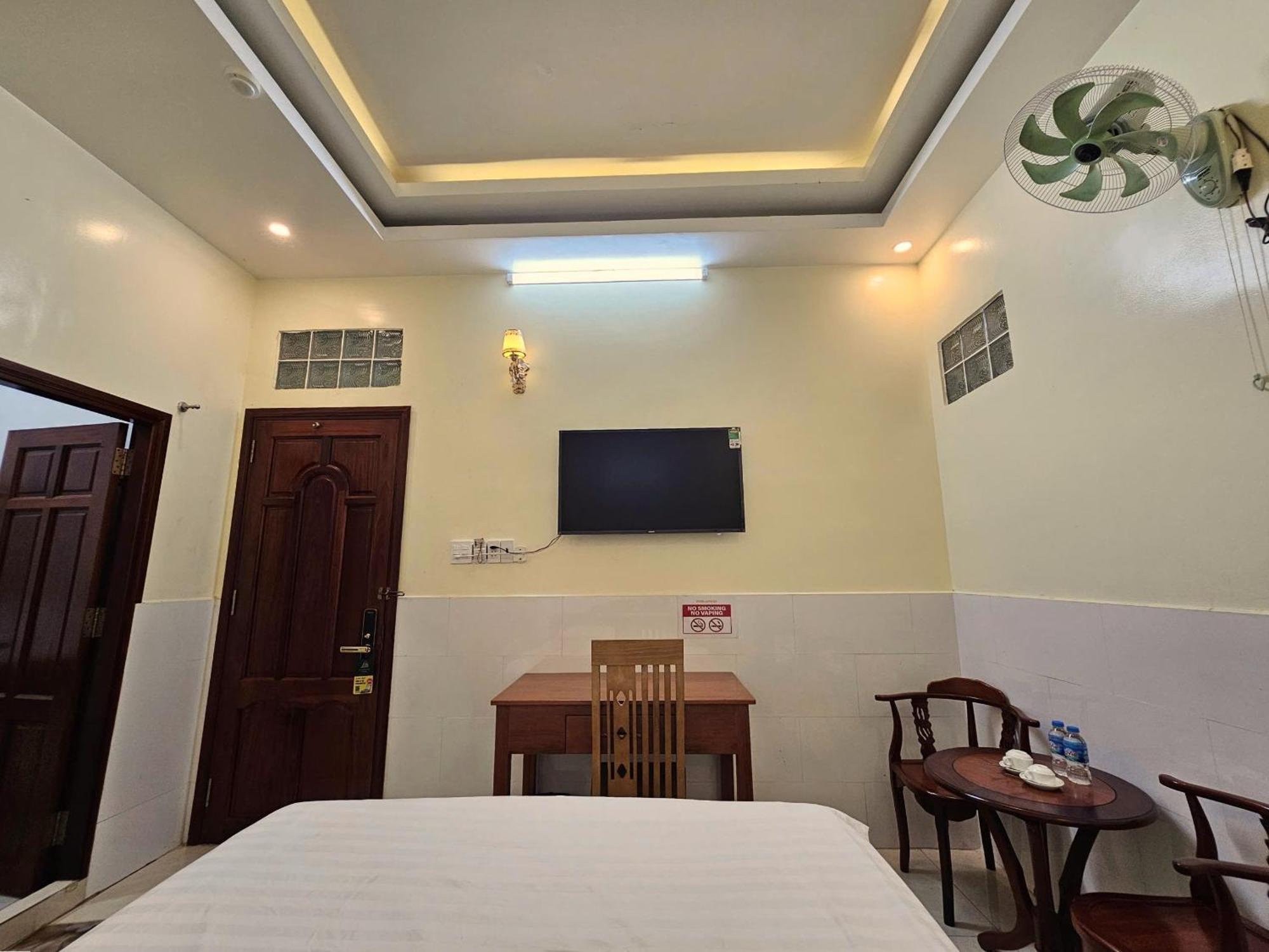 Hotel Khach San Long Ha Cần Thơ Exterior foto