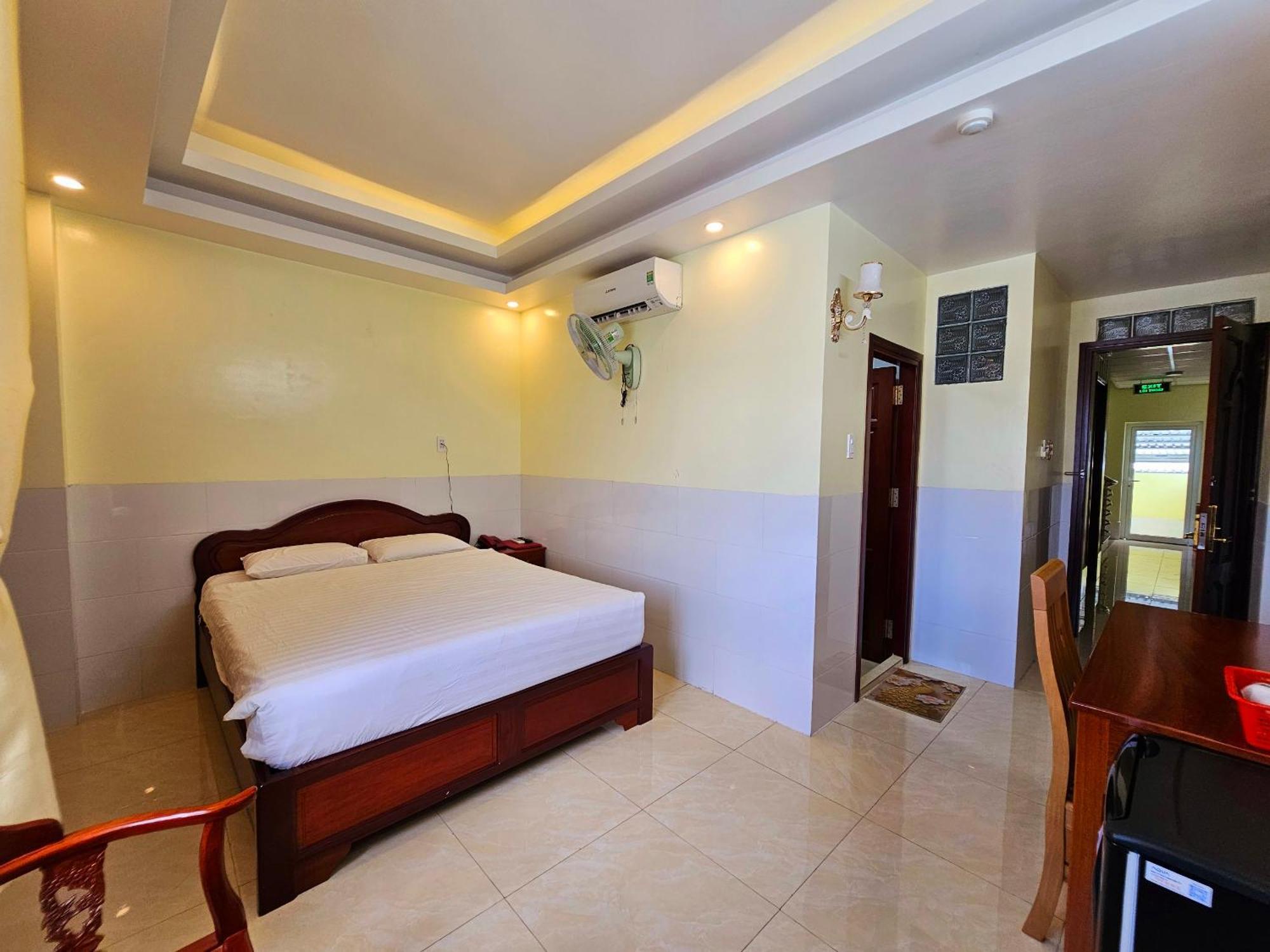 Hotel Khach San Long Ha Cần Thơ Exterior foto